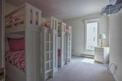 Wintergreen Condo with Mtn Views and Shuttle to Resort - image 7