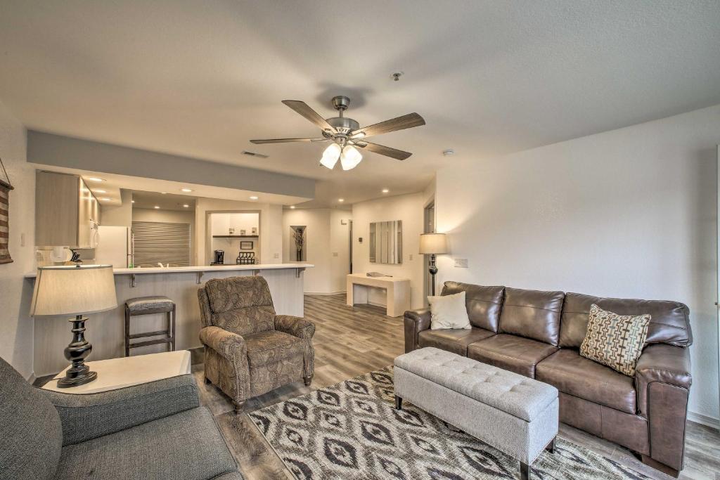 Lakefront Home with Hot Tub Dock and Resort Amenities - image 2