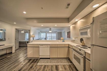 Lakefront Home with Hot Tub Dock and Resort Amenities - image 7