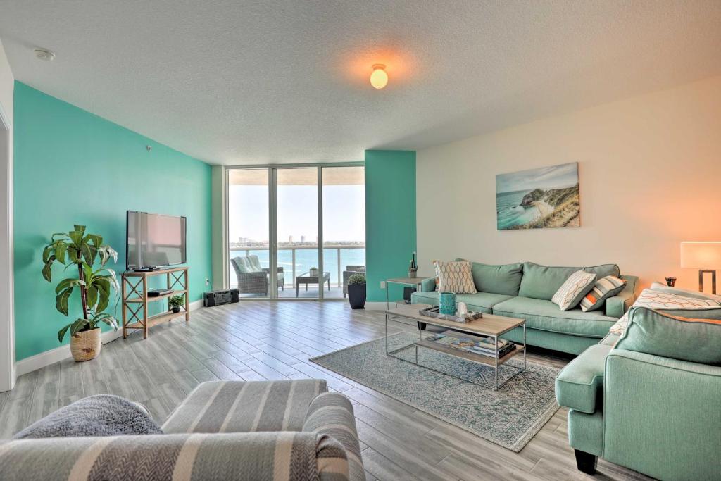 Luxurious Daytona Beach Condo with Resort Amenities! - image 7