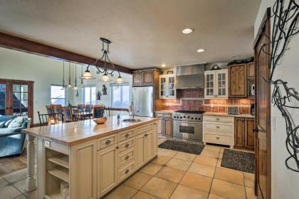 Spacious Breck Home with Hot Tub about 9 Mi to Ski Resort - image 17