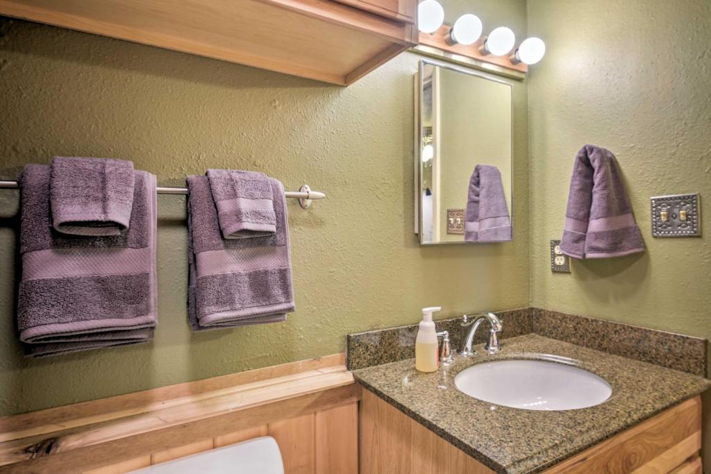 Rustic Condo with Patio Walk to Angel Fire Resort! - image 5