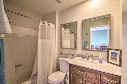 Chic Palm Springs Resort Condo with 2 Balconies - image 4