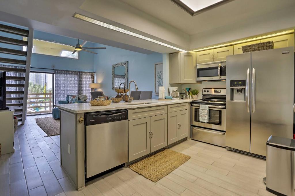 Golf Course Resort Condo - Walk to Miramar Beach! - image 3