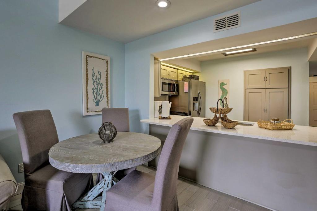 Golf Course Resort Condo - Walk to Miramar Beach! - image 6
