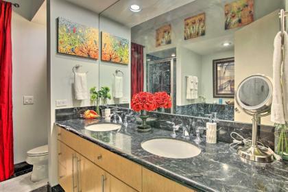 28th-Floor Resort Condo with Balcony and Ocean Views - image 4