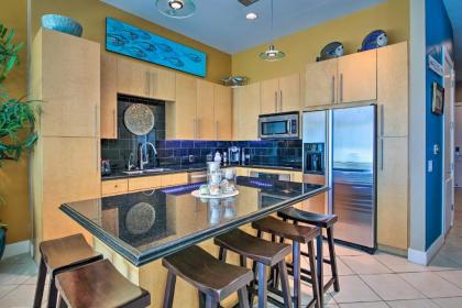 28th-Floor Resort Condo with Balcony and Ocean Views - image 6