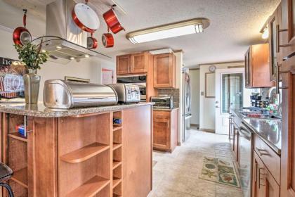 Surfside Beach Resort Home - 1 Block to Beach - image 17