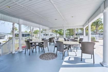 Surfside Beach Resort Home - 1 Block to Beach - image 4