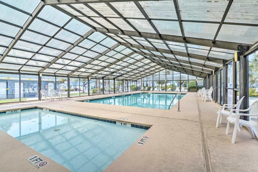 Surfside Beach Resort Home - 1 Block to Beach - image 6