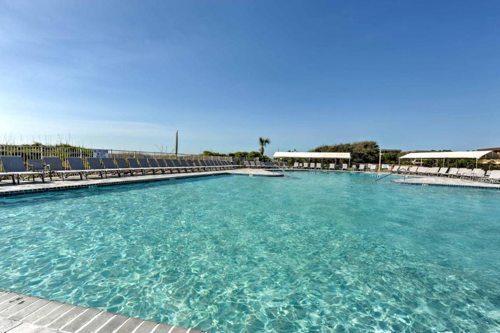 Resort Condo 4 Min Walk to Folly Field Beach - main image