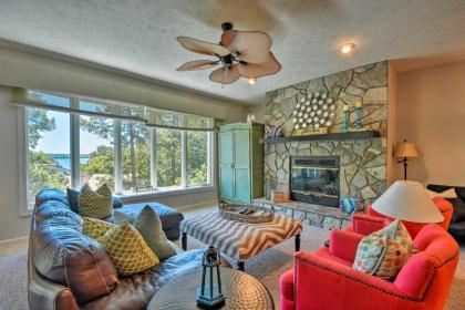 Lake Keowee Resort Condo with Balcony and Pool Access! - image 1