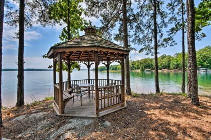Lake Keowee Resort Condo with Balcony and Pool Access! - image 10
