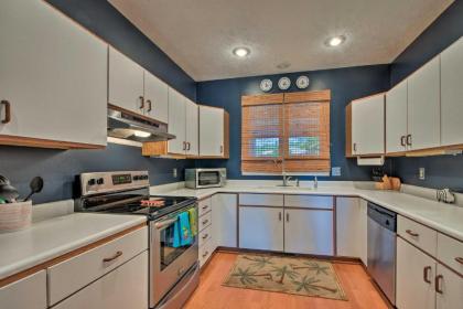 Lake Keowee Resort Condo with Balcony and Pool Access! - image 14