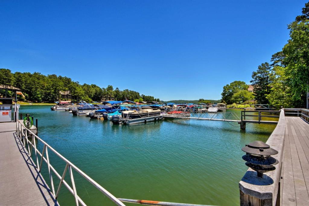 Lake Keowee Resort Condo with Balcony and Pool Access! - image 2