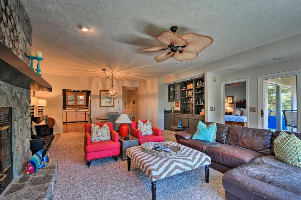 Lake Keowee Resort Condo with Balcony and Pool Access! - image 5