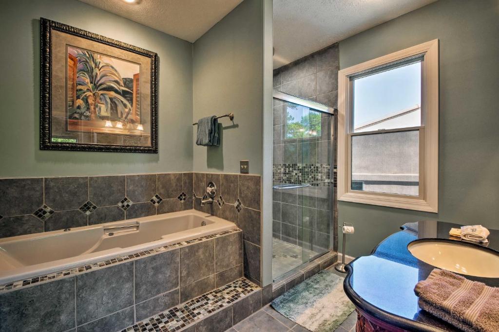Lake Keowee Resort Condo with Balcony and Pool Access! - image 7