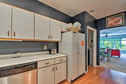 Lake Keowee Resort Condo with Balcony and Pool Access! - image 8