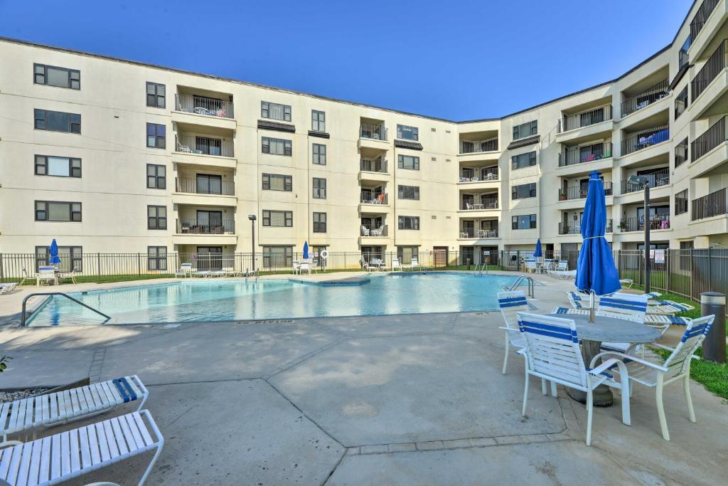 Atlantic Beach Resort Condo with Ocean Views! - image 4