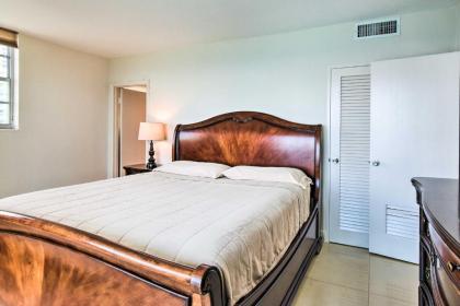 Hollywood Beachfront Condo with Resort Amenities! - image 1