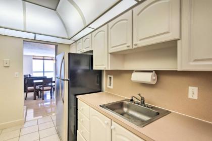Hollywood Beachfront Condo with Resort Amenities! - image 15