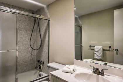 Hollywood Beachfront Condo with Resort Amenities! - image 20