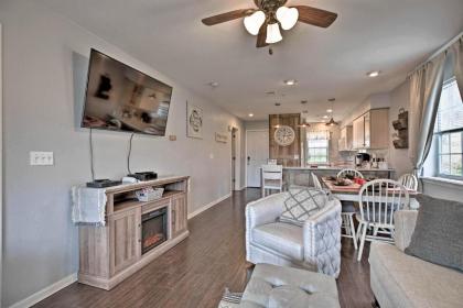 Updated Condo 3 Mi to Branson Landing Resort Pool - image 10