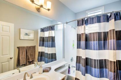 Sleek Scottsdale Condo Balcony and Resort Amenities - image 12
