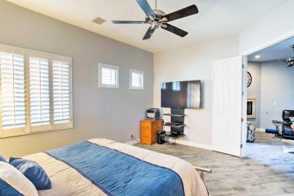 Sleek Scottsdale Condo Balcony and Resort Amenities - image 13