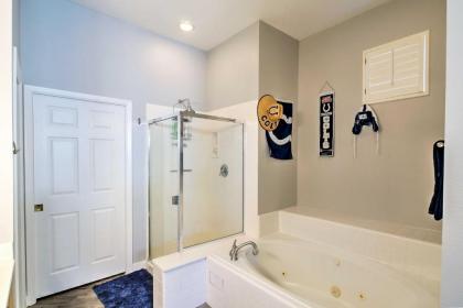 Sleek Scottsdale Condo Balcony and Resort Amenities - image 6