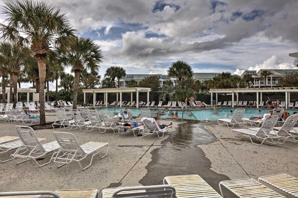 Seabrook Island Beach Resort Condo with Golf View! - image 3