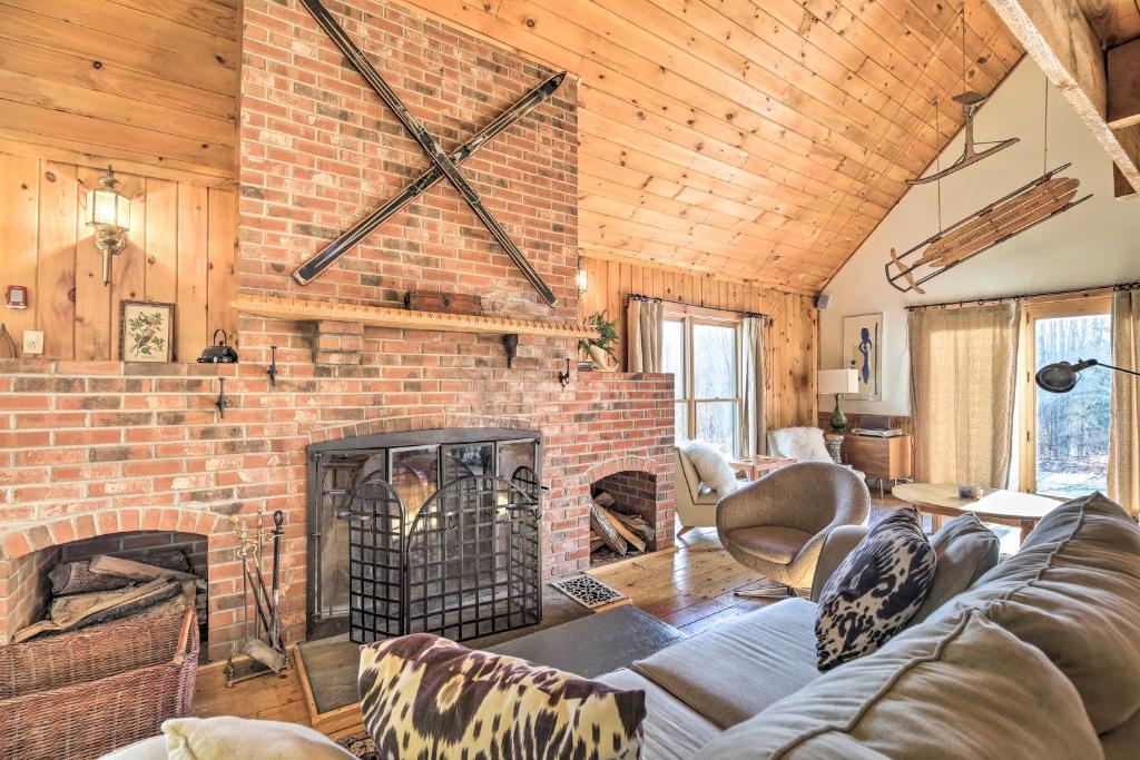 Secluded Upscale Cabin - Near Jay Peak Resort - main image