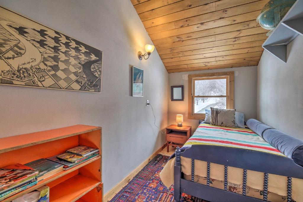 Secluded Upscale Cabin - Near Jay Peak Resort - image 2