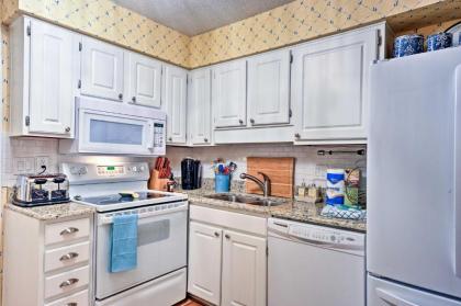 Resort-Style Hilton Head Condo - Walk to Beach! - image 16