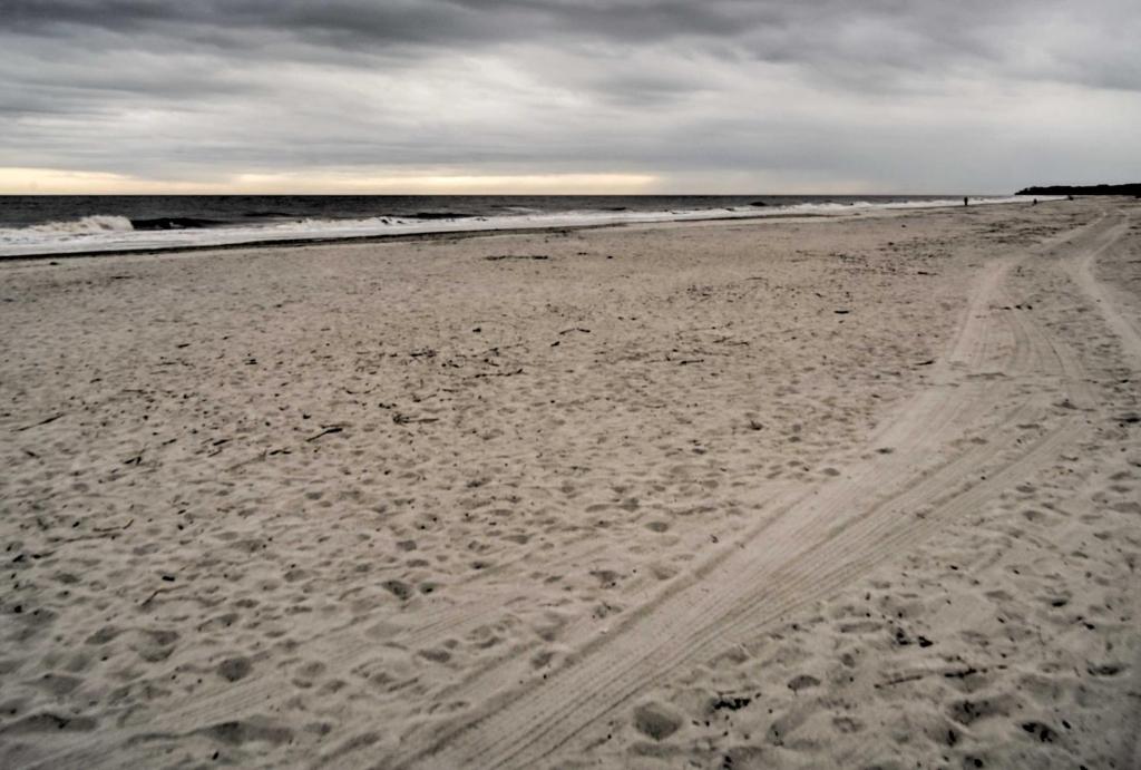 Resort-Style Hilton Head Condo - Walk to Beach! - image 2