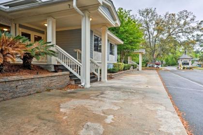 Resort-Style Hilton Head Condo - Walk to Beach! - image 3