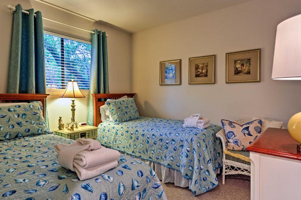 Resort-Style Hilton Head Condo - Walk to Beach! - image 6