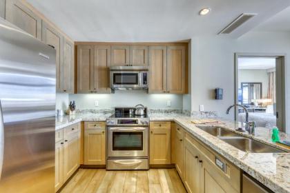 Riverfront Studio and Resort - image 2