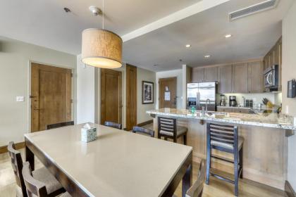Riverfront Studio and Resort - image 4