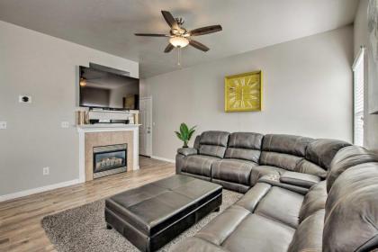 Townhome with Mtn Views about 17 Mi to Ski Resort!