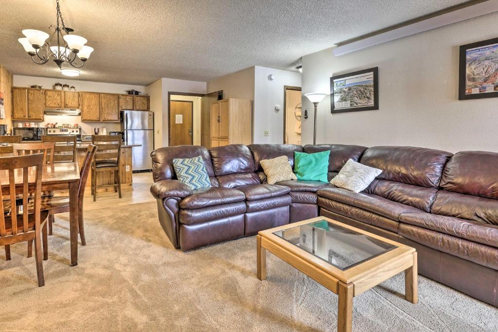 Mtn Condo with Ski Locker and Pools 3Mi to Resort - image 6