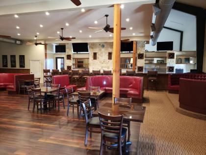 Carter Creek Winery Resort & Spa - image 16