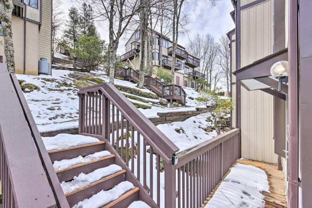 Townhome 1 Mile to Beech Mountain Ski Resort - image 6