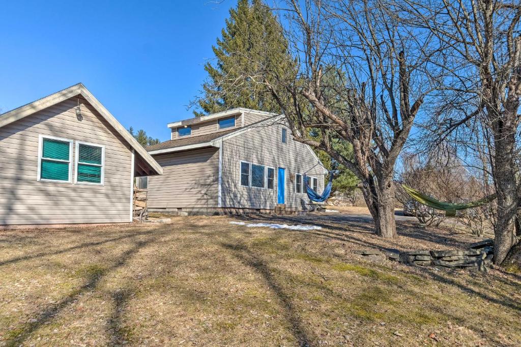 Modern Hunter Mountain Home 1 Mile from Resort! - image 5