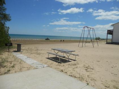 Stefan's R&R Resort - image 20