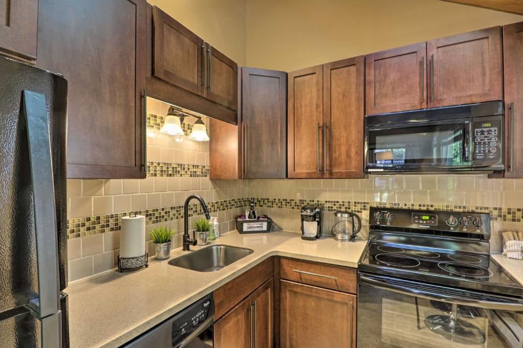 Airy Resort Condo Less Than 3 Miles to Whitefish Mtn! - image 4