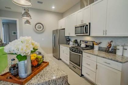 Charming Summerville Resort Home Near Disney - image 1