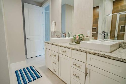 Charming Summerville Resort Home Near Disney - image 6