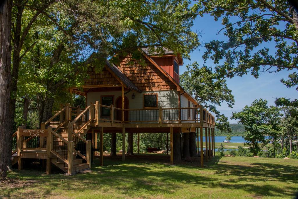 Lakeshore Treehouse Resort - main image