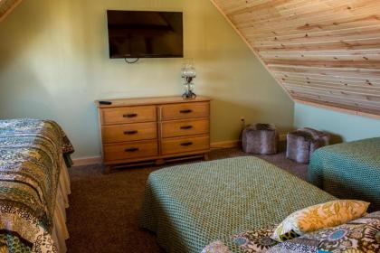 Lakeshore Treehouse Resort - image 8